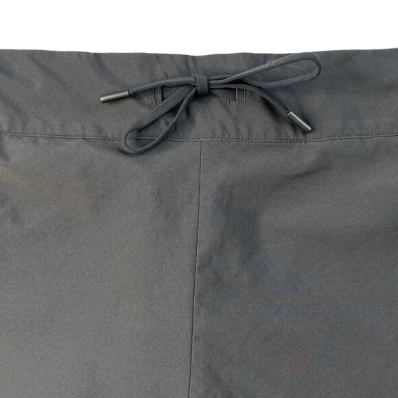 Athleta Womens Athletic Shorts Black Pockets Draw String Workout Gym Size 16T - Picture 4 of 9